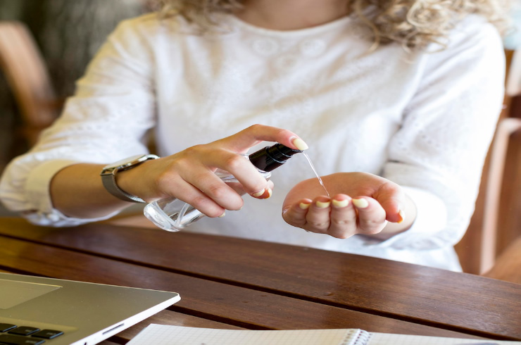 Read more about the article Perfume Application Do’s and Don’ts